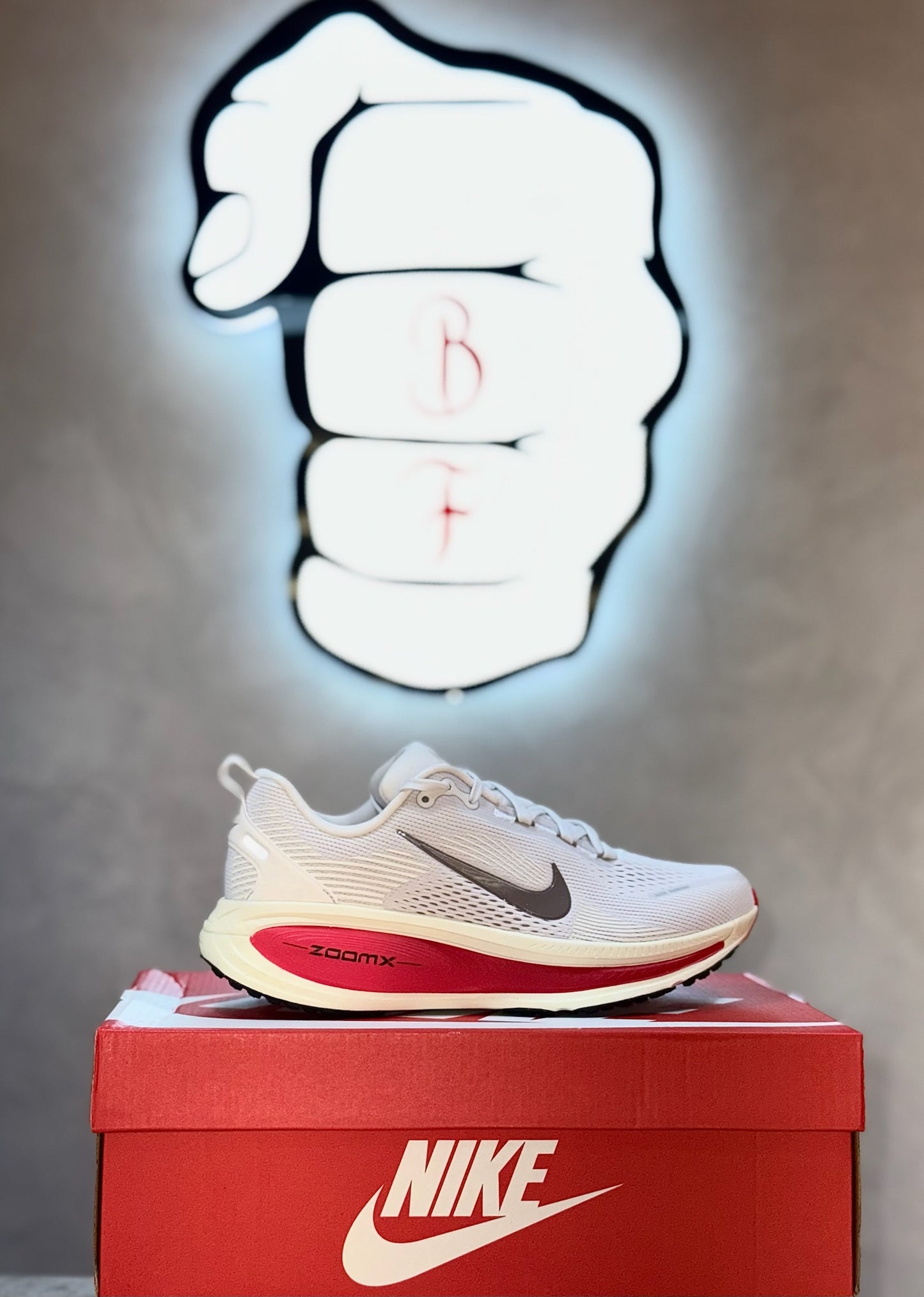Nike Vomero 18 Platinum
