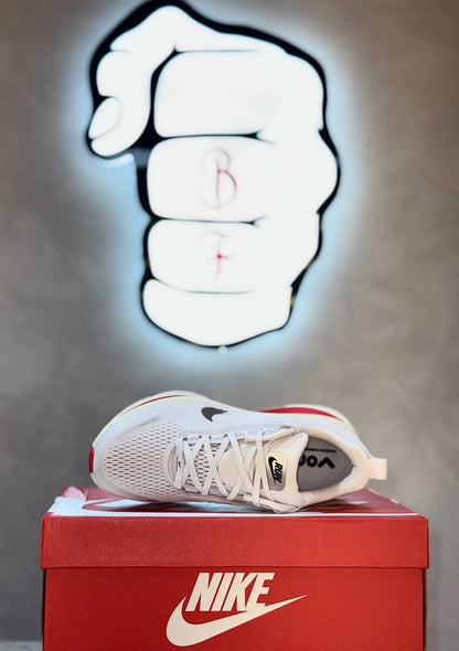 Nike Vomero 18 Platinum