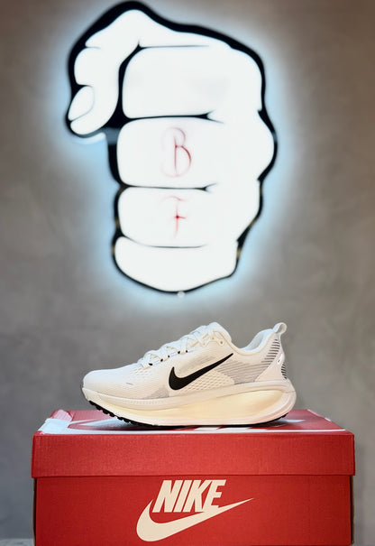 Nike Vomero 18